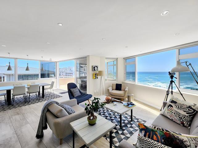 2 Bedroom Property for Sale in Sea Point Western Cape